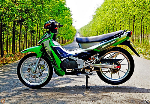Description: Suzuki Satria nổi bật với d&agrave;n đồ chơi khủng - 94718